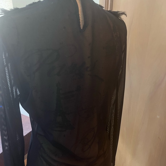 Elegant Black Feathered Top - Picture 4 of 4